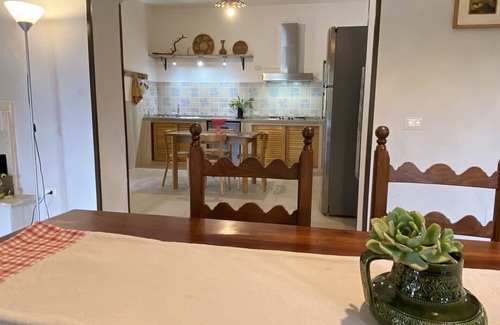 Galtelli Apartamento | Family-friendly holiday home nestled in nature with a garden, near the sea