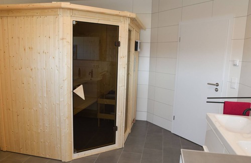 Geeste Casa | Family-friendly holiday apartment with bio sauna and parking space near the lake