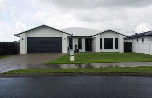 Ooralea Casa | Family Friendly Holiday Home