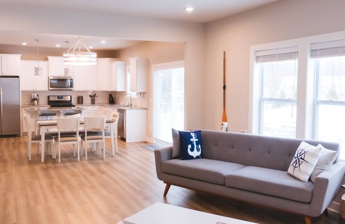 New Buffalo Casa | Family Friendly Home - 5 mins drive to New Buffalo Beach!