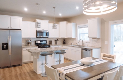 New Buffalo Casa | Family Friendly Home - 5 mins drive to New Buffalo Beach!