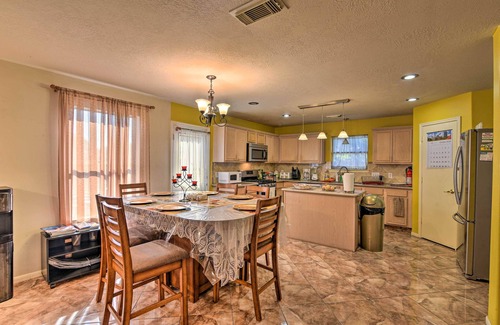 Pasadena Casa | Family-Friendly Home ~ 12 Mi to Space Center!
