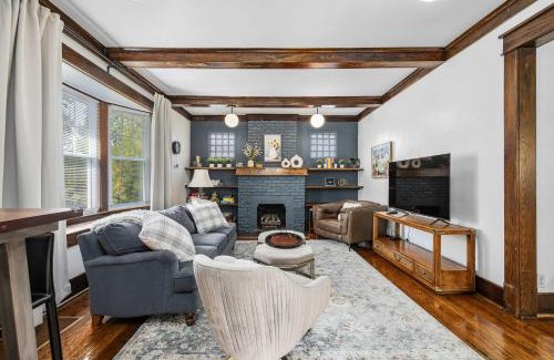 Fort Wayne Casa | Family Friendly Home - Fenced yard - Parking