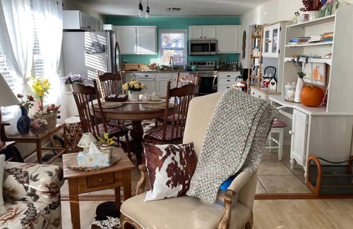 Longmont Casa | Family friendly Home in the center of Longmont!