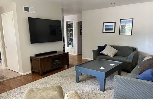Goleta Casa | Family Friendly Home - Large Backyard, Close to Beach, Restaurants, Shops, etc.