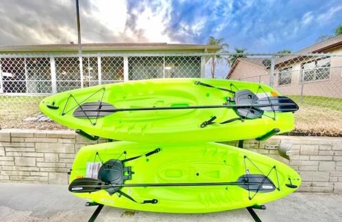 Fort Myers Casa | Family-Friendly Home With Heated Pool and Kayaks Villa