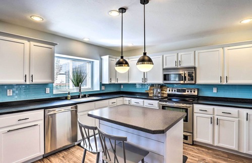 Herriman Casa | Family-Friendly Home w/ Theater, 24 Mi to SLC