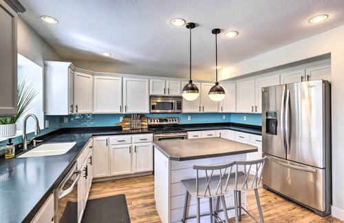 Herriman Casa | Family-Friendly Home w/ Theater, 24 Mi to SLC