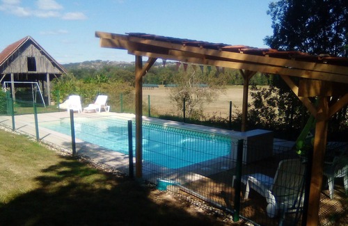 Limeuil Casa | Casa familiar con impresionantes vistas al campo y piscina privada