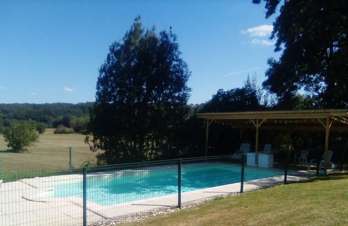 Limeuil Casa | Casa familiar con impresionantes vistas al campo y piscina privada