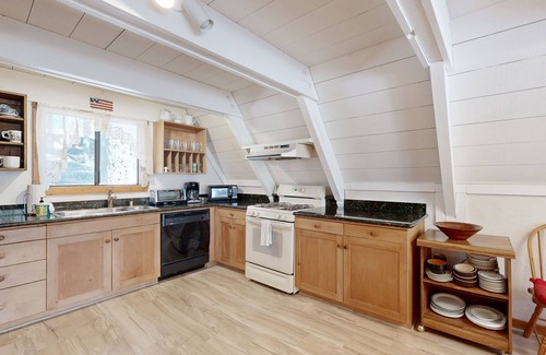 Truckee Chalet De Esquí | Casa familiar con piscina compartida y jacuzzi - acceso al centro de recreación