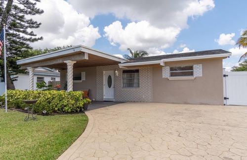 Davie Casa | Family friendly home with playground. 2 miles away from hard rock hotel casino