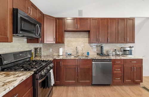 Northglenn Casa | Family Friendly! Hot Tub & Mountain Views!