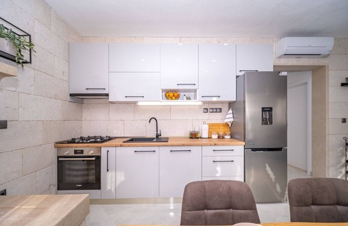 Praznica Casa | Casa familiar con piscina Pucisca, Brac (K-21499)