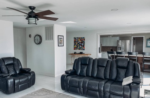 Rogers Casa | Family-Friendly House on Beaver Lake with a View!