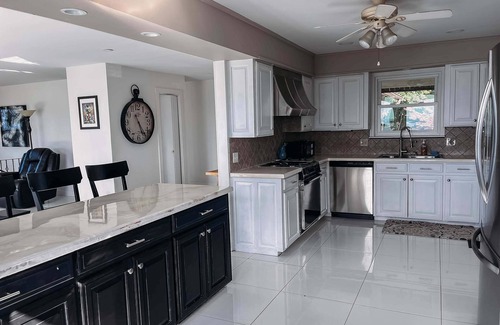 Rogers Casa | Family-Friendly House on Beaver Lake with a View!