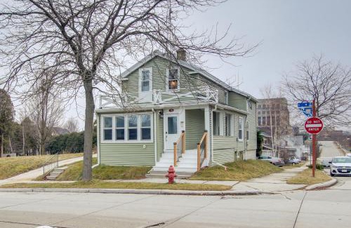 Ellis Historical District Casa | Family-Friendly House Walk to Lake Michigan!