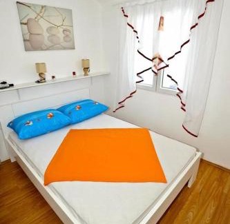 Milna (Brac) Casa | Family friendly house with a swimming pool Cove Koramaslinova - Koromaslinova, Brac - 15479