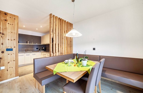 Ultimo Apartamento | Apartamento vacacional familiar "Residence Kalchgruberhof Zirbe" con vistas al lago y Wi-Fi