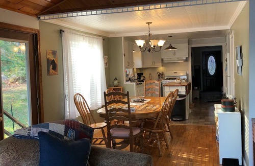 Portage Lake Casa | Family-Friendly Lake House & Hunters Lodging
