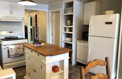 Portage Lake Casa | Family-Friendly Lake House & Hunters Lodging