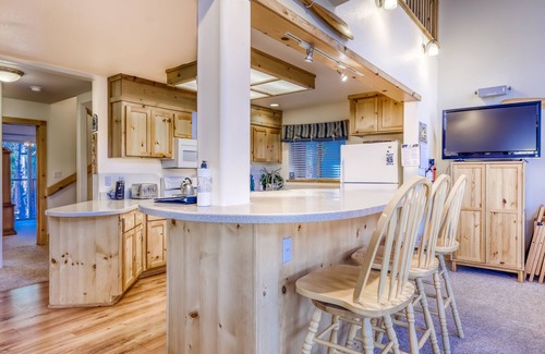 Serene Lakes Casa | Family-friendly, lakefront getaway w/ a gas fireplace, furnished deck, & views