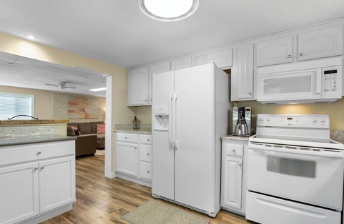 Rocky Mount Casa | Family-Friendly Lakefront Home | 5 Bedrooms | Dock, Wi-Fi, Smart TVs, Grill
