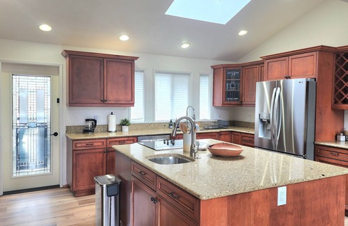 Sudden Valley Casa | Family-friendly Lakeview home w/ NFL ticket