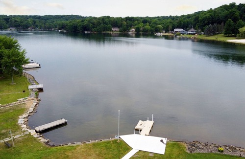 Treasure Lake Casa | Family Friendly Lakefront at Treasure Lake. Outstanding Lake and Beach Views!