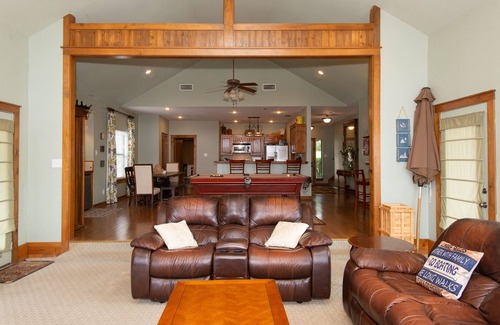 Enchanted Oaks Casa | Alquiler de casa en Cedar Creek Lakefront Home