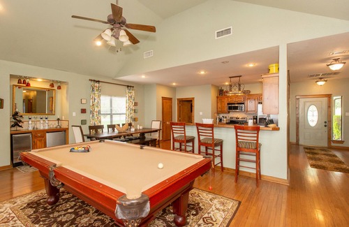 Enchanted Oaks Casa | Alquiler de casa en Cedar Creek Lakefront Home