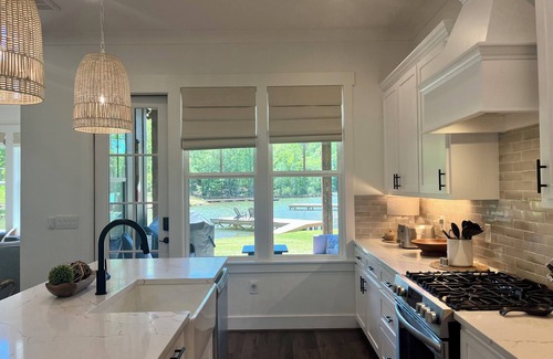 Dadeville Casa | Family friendly Lakehouse: dock, kayaks & SUP board, firepit Neighborhood pool!