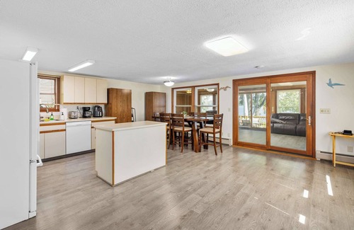 Warsaw Casa | Family-Friendly Lakehouse with Firepit and Dock