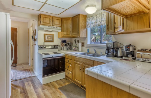 Meeks Bay Casa | Family-friendly lodge w/ lake views, private hot tub, & spacious interior