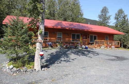 Bear Creek Casa | Alojamiento familiar (alquiler de casa de 3 dormitorios)