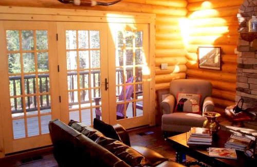 Volcano Casa | Family-Friendly Log Cabin Rental in California's Gold Country near Sacramento