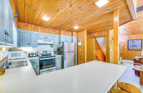 Ludlow Cabina | Family-Friendly Ludlow Cabin on Lake Pauline!
