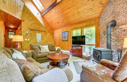 Ludlow Casa | Family-Friendly Ludlow Cabin on Lake Pauline!