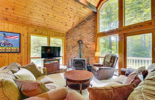 Ludlow Casa | Family-Friendly Ludlow Cabin on Lake Pauline!