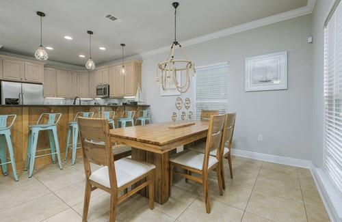 Villages of Crystal Beach Casa | Family Friendly Luxury House near the beach w Outdoor Heated community Pool