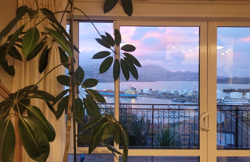 Lyttelton Casa | Family friendly Lyttelton harbour view house