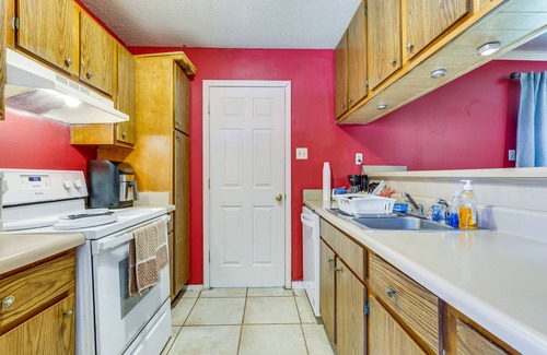 Mobile Casa | Family-Friendly Mobile Retreat w/ Spacious Yard!