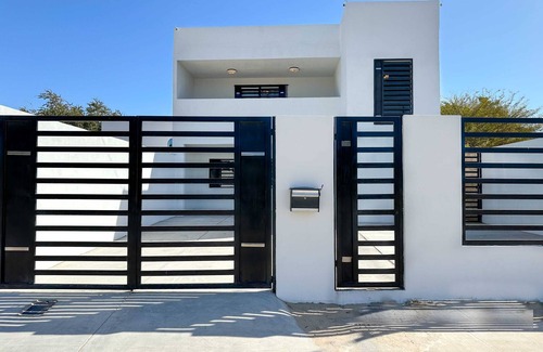 Ferrocarrilera Casa | Family Friendly 3BR Stay Near Sandy Beach