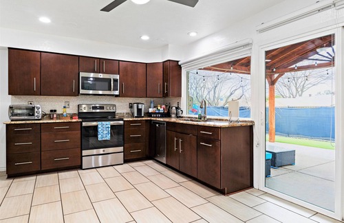 Plano Casa | Family Friendly, Near Highways, Dart, Tesla Charger, Foosball, Grill, Garage