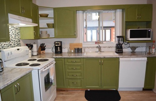 Amherstview Apartamento | Family friendly neighbourhood