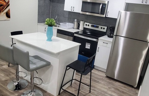 Northeast Edmonton Apartamento | Family friendly | Netflix | Spacious and cozy 2-bedroom Legal basement suite