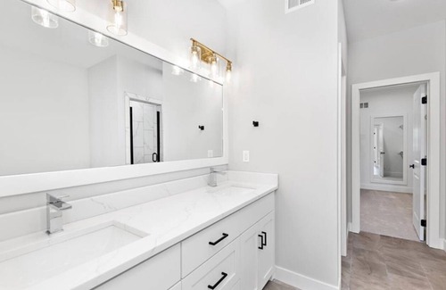 Olathe Casa | Family-Friendly Oasis near Heritage Park and Golf Course