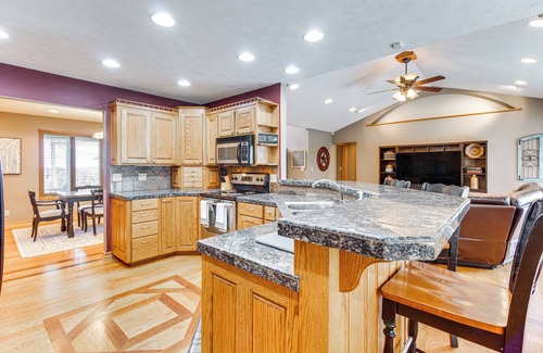 Omaha Casa | Family-Friendly Ozarks Getaway < 21 Mi to Branson!