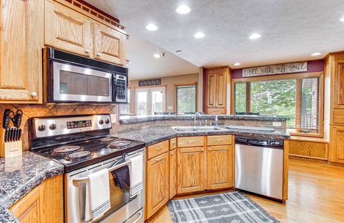 Omaha Casa | Family-Friendly Ozarks Getaway < 21 Mi to Branson!