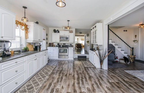 Port Dufferin Cabaña | Family friendly, picturesque oceanfront cottage 1800 sq ft sleeps 9.